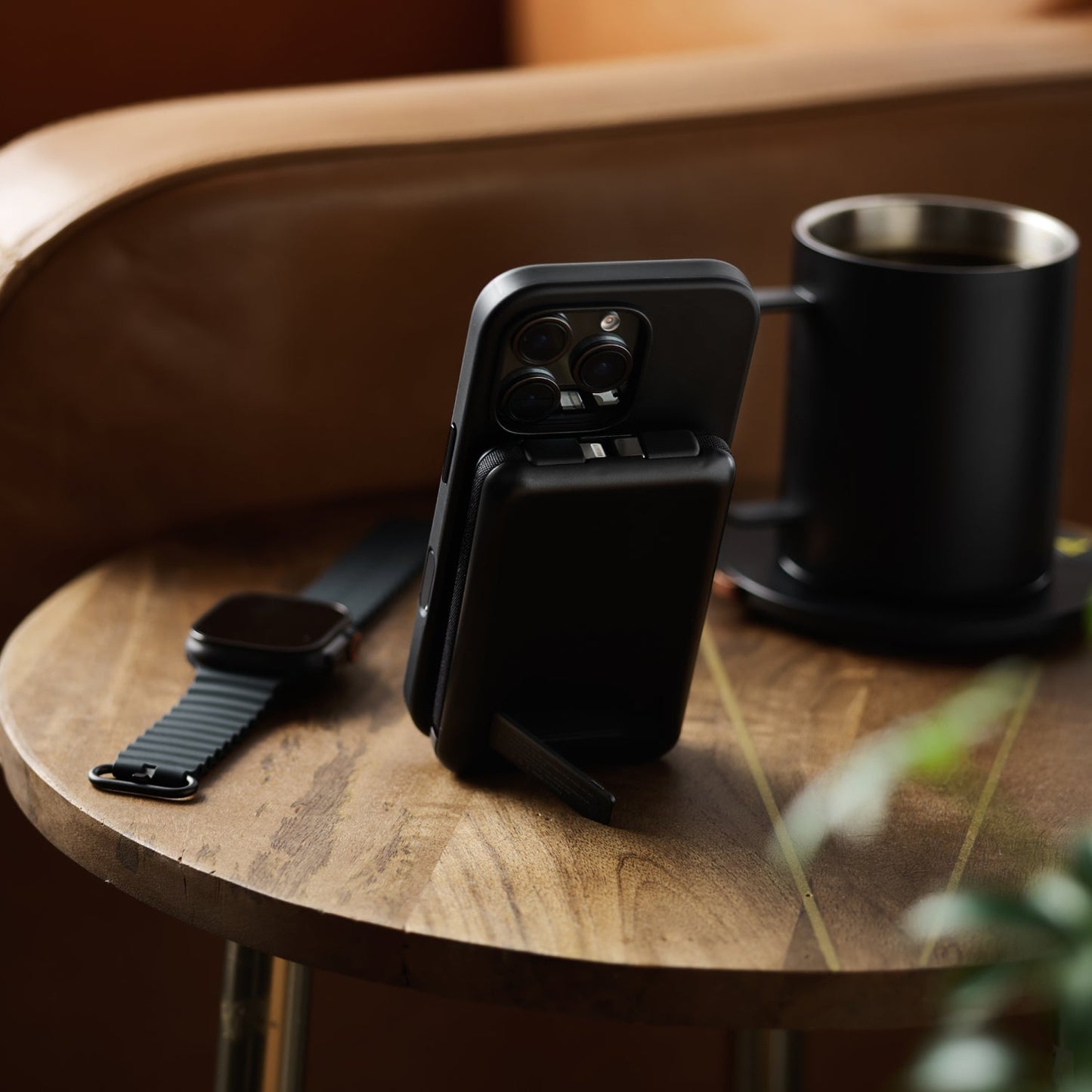 Everyday Charging Kit - iPhone 16 - Carbon